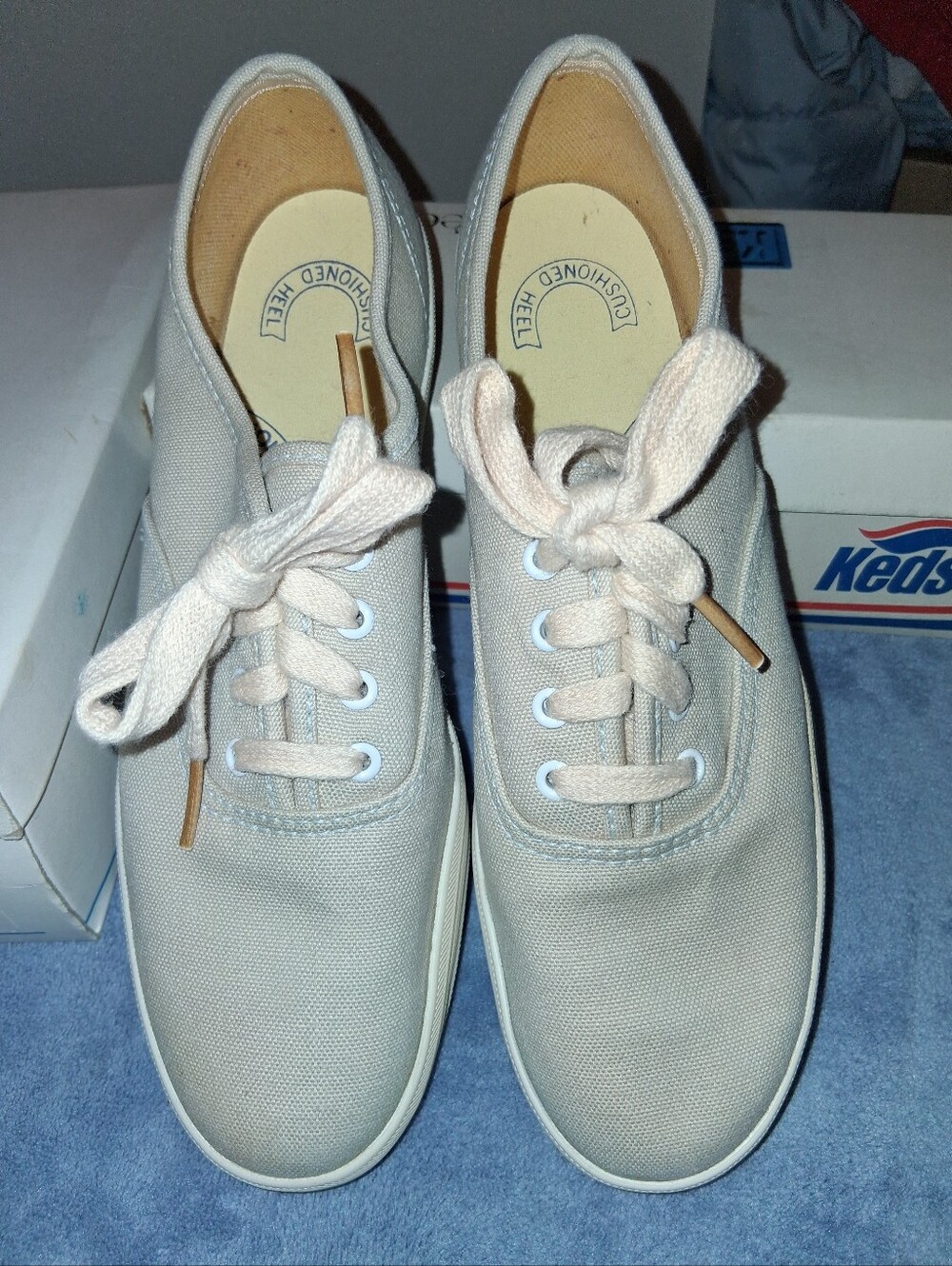 NEW Vintage RARE Keds Canvas Lace-Up Sneakers Shoes in Light Tan Lady's 6